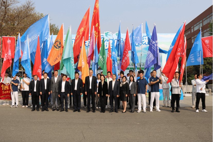 工会主席文海涛出席会议